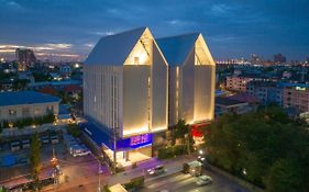 Blue Hippo & Red Crocodile Hotel